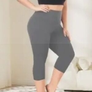 Gray High-Waisted Capri Leggings